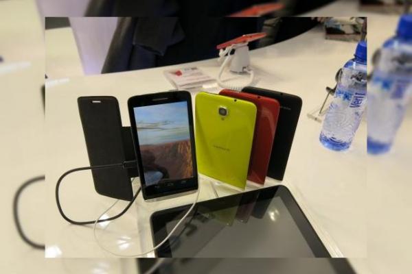 MWC 2013: Alcatel One Touch Scribe HD, un prim phablet al companiei (Video)