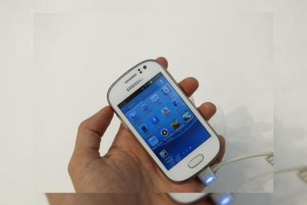 MWC 2013: Samsung Galaxy Fame În acțiune la Barcelona, Într-un hands on preview rapid (Video)