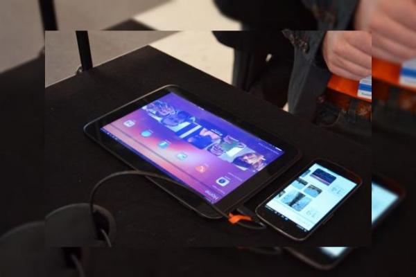 MWC 2013: Ubuntu Touch Phone și Ubuntu Tablet OS În acțiune În Barcelona Într-un hands on detaliat (Video)