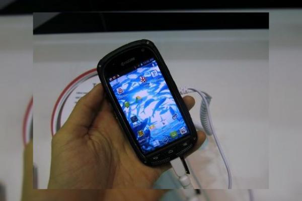 MWC 2013: Kyocera Torque hands on - cu mâinile pe un telefon ultrarezistent (Video)