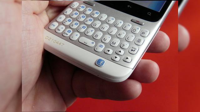 <b>Următorul telefon Facebook produs de HTC Își dezvăluie specificațiile; Iată-le!</b>Trebuie să recunosc că a trecut ceva timp de când am auzit zvonuri despre un Facebook Phone și exact când eram gata să îmi fie dor de ele, avem ceva cu adevărat interesant. Se pare că specificațiile unui telefon Facebook produs de HTC au ajuns...