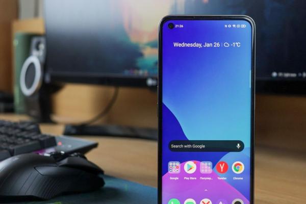 Realme 8i: Display cu rată de refresh ridicată și luminozitate bună la soare