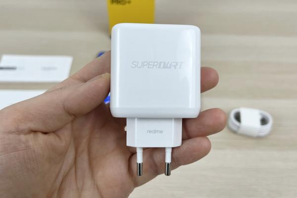 realme 9 PRO+: Baterie de cursă lungă, continuă moştenirea zmeului realme 8 Pro