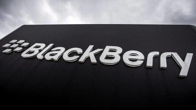 <b>Smartphone-ul 5G BlackBerry este anulat! Onward Mobility pierde licența de utilizare a numelui companiei</b>În 2021 aflam că cei de la BlackBerry, companie aflată acum sub umbrela Onward Mobility, ne pregătesc un prim smartphone cu conectivitate 5G. Lunile au trecut, dar telefonul nu a debutat, fiind amânat până în 2022. La începutul acestui an, Onward Mobility