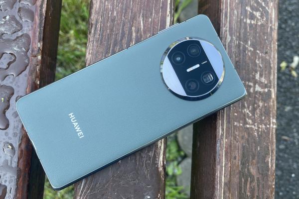 Huawei Mate X3: Hardware cu creştere la baterie, CPU, scădere în diagonală şi zoom optic