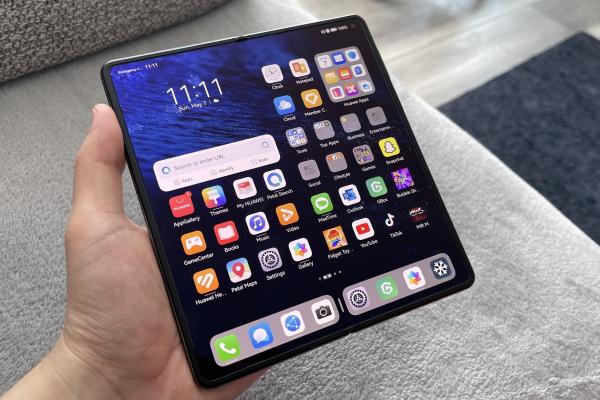 Huawei Mate X3: Baterie mai degrabă pentru filme decât muncă