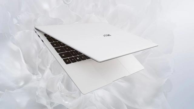 <b>Huawei prezintă laptopul MateBook 16S 2023 cu procesor Core i9 şi un MateBook X Pro 2023 cu ecran de 14 inch</b>La evenimentul de la Munchen de pe 9 mai Huawei nu a prezentat doar telefonul Huawei P60 Pro, dar şi pliabilul Mate X3 şi a adus acolo şi câteva laptopuri. E vorba despre MateBook X Pro (2023), cu ecran de 14 inch, dar şi despre 