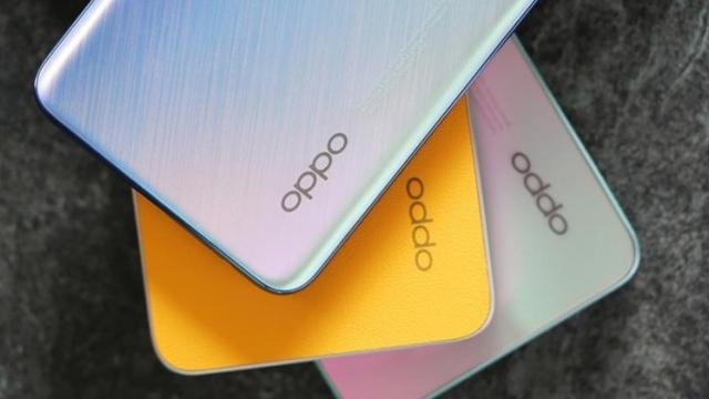 <b>OPPO Reno 10 5G primește certificarea FCC; Vine cu baterie de 5000 mAh și suportă încărcare rapidă în regim SuperVOOC</b>Detalii cu privire la seria OPPO Reno 10 au ajuns pe web încă de acum câteva luni. Subiectul leak-urilor a fost varianta Pro din acest lineup de obicei, însă azi aflăm detalii și despre varianta de bază și anume OPPO Reno 10 5G. Telefonul a primit