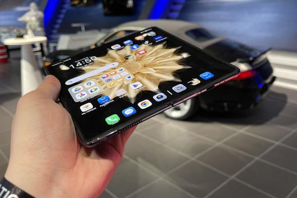 Honor Magic V2: MagicOS adaptat perfect pentru formatul pliabil și 4 ani de upgrade-uri Android