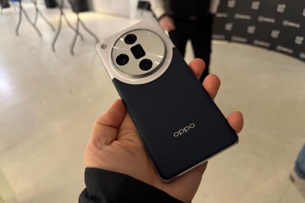 Am pus mâna pe "telefonul imposibil"... de găsit în Europa, OPPO Find X7 Ultra (Video)