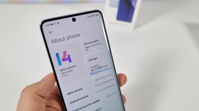 <b>Redmi Note 13 Pro+ 5G: OS, UI, aplicații cu…Android 13, în așteptarea noului HyperOS și Android 14</b>Având în vedere ca seria Redmi Note 13 s-a lansat destul de târziu în Europa, m-aș fi bucurat să vedem HyperOS preinstalat pe aceste modele din lineup. Totuși, rămânem la un Android 13 și o interfață MIUI 14 deja cunoscută. Experiența livrată