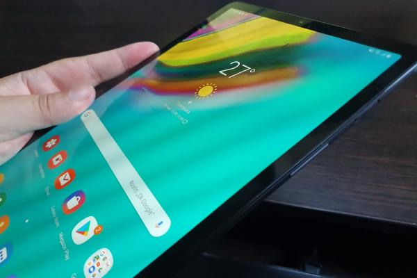 Samsung Galaxy Tab S5e: Display Super AMOLED Super vizionabil
