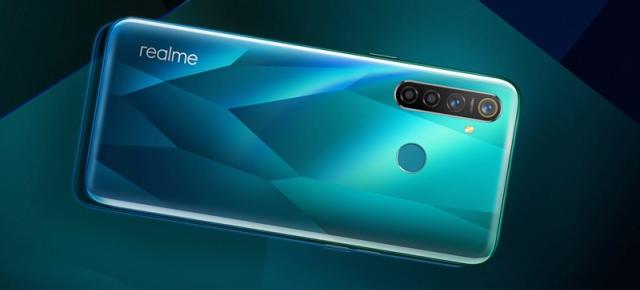 Turul Magazinelor #635: Carduri de memorie la zeci de lei, Fitbit Versa 2 la reducere, telefon cu 4 camere sub 1000 lei