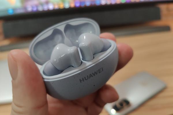 HUAWEI FreeBuds 5i (fotografii de produs)