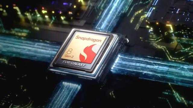 <b>Ce are special procesorul Qualcomm Snapdragon 8 Gen 2 de pe seria Galaxy S23?</b>S-a vorbit şi s-a scris mult despre faptul că seria Samsung Galaxy S23 a beneficiat de o versiune specială a procesorului Qualcomm Snapdragon 8 Gen 2. S-au aruncat cuvinte ca "tunată", "customizată", "frecvență superioară"