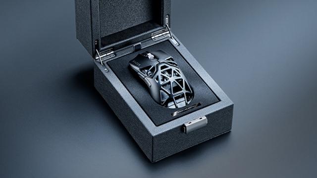 <b>Razer Viper Mini Signature Edition este cel mai ușor mouse de gaming Razer și probabil cel mai scump</b>Razer este una dintre cele mai cunoscute companii din zona de gaming, iar din această lună are în portofoliu cel mai ușor mouse de gaming și poate cel mai scump din oferta sa. Se numește Razer Viper Mini Signature Edition, surprinde
