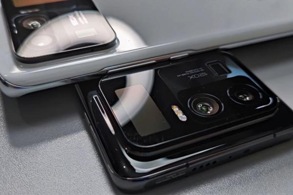 Xiaomi Mi 11 Ultra apare într-un prim video hands-on înainte de lansare; Are un ecran secundar integrat într-un modul foto gigantic