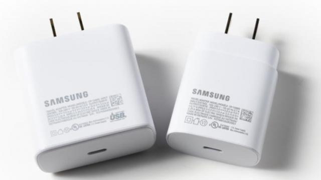 <b>Un nou încărcător Samsung de 65W a primit certificarea TUV SUD; Debutul acestuia se apropie</b>Aproape toate smartphone-urile de pe piață suportă în acest moment încărcarea rapidă. Unii producători chinezi au adus încărcarea la 55W sau 65W în mainstream, în timp ce alții oferă chiar încărcare la 120W pe fir. EI bine, nu putem spune același lucru