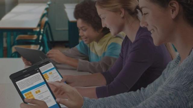 <b>Digitalizarea şcolilor din România a crescut vânzările de tablete din regiune; Samsung a vândut cele mai multe tablete din trimestrul 4 în 2020 în Europa</b>După ce am aflat care au fost câştigătorii şi pierzătorii trimestrului 4 din 2020 în zona smartphone, acum vedem cine a stat bine pe piaţa de tablete. Atenţie, vorbim despre cifre localizate acum şi nu despre piaţa globală