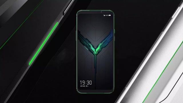 <b>Seria Black Shark 4 de la Xiaomi va include un model accesibil cu procesor Snapdragon 870; Suportul pentru încărcarea la 120W se păstrează</b>Este perioada în care apar multe informații despre viitoarele smartphone-uri destinate gaming-ului pe mobil. Xiaomi pregătește o nouă serie în 2021 - Black Shark 4, care ar include cel puțin două modele. Recent, au fost certificate terminale cu numele de 