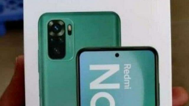 <b>Redmi va aduce ecran AMOLED și pe varianta standard Redmi Note 10; Avem cutia fotografiată</b>După ce ieri am văzut într-o fotografie cutia lui Redmi Note 10 Pro și am aflat câteva detalii despre acesta, iată că astăzi este rândul variantei de bază Redmi Note 10 să își prezinte ambalajul retail