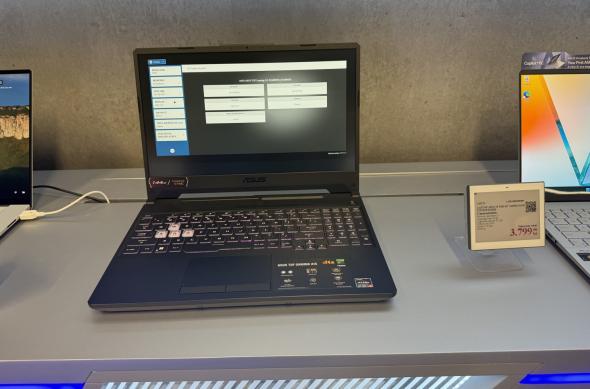 Laptop Gaming ASUS TUF A15: ASUS-TUF-A15_038.jpg