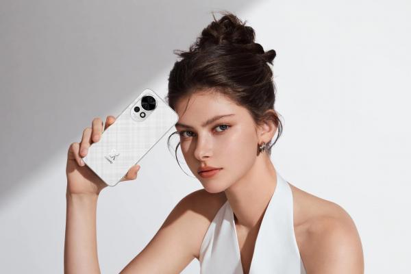 Huawei anunță telefoanele nova 13 şi nova 13 Pro: selfie phone de 60 megapixeli, cu diafragmă cu deschidere variabilă pe Pro