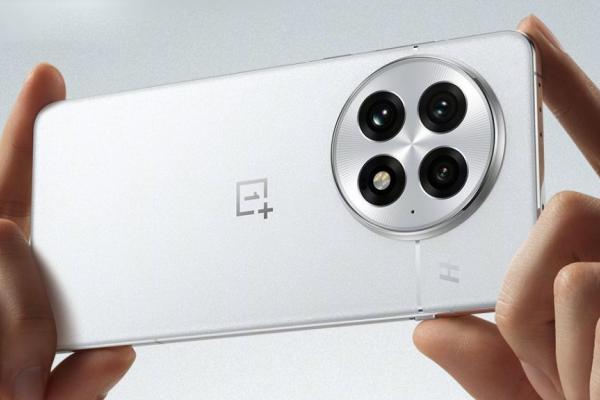 Continuă dezvăluirile: OnePlus 13 are cameră telephoto periscop nouă, păstrează senzorul wide LYT-808 și avem unboxing timpuriu