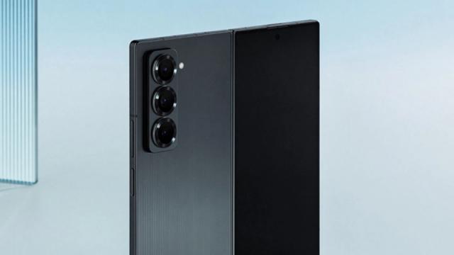 <b>Samsung Galaxy Z Fold6 Special Edition anunțat oficial; Mai ușor, mai subțire și cu display-uri mai mari decât Fold6 </b>Începutul săptămânii vine cu noutăți de la Samsung, iar așa cum ai citit mai sus, vorbim despre lansarea lui Galaxy Z Fold6 Special Edition. Acesta a fost anunțat cu doar câteva momente în urmă pe piața din Coreea de Sud și aflăm din 