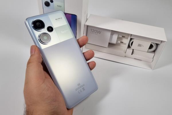 Xiaomi Redmi Note 13 Pro+ 5G Unboxing: ce e în spatele numelui atât de lung? (Video)