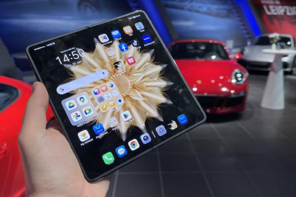 Honor Magic V2: Bateria cu tehnologie revoluționară surprinde prin încărcarea foarte rapidă, dar cum stăm cu autonomia?