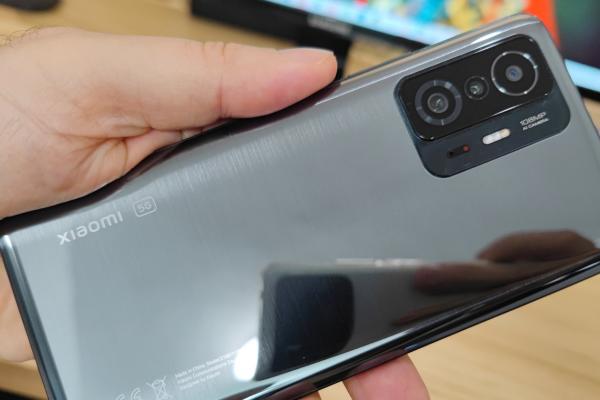 Xiaomi 11T: Design fără prea mari obiecţii, 11T Pro redivivus