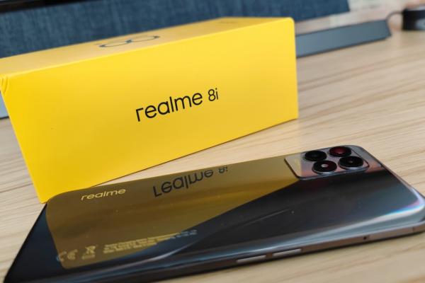 realme 8i unboxing: hit me baby one more time! (Video)