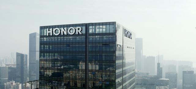 Honor se pregăteşte să intre pe piaţa din România (din nou), cu servicii Google pe telefoanele sale