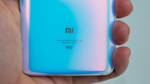 <b>Xiaomi 12 și 12X ar debuta la jumătatea lunii decembrie; Va fi prezentat și MIUI 13 (Android 12)</b>După ce va debuta noul CPU flagship de la Qualcomm, Snapdragon 8 Gen1, producătorii de telefoane vor intra într-o cursă serioasă în încercarea de a lansa primii un smartphone cu cel mai nou procesor de top la interior. Zvonurile spun că Motorola ar urma