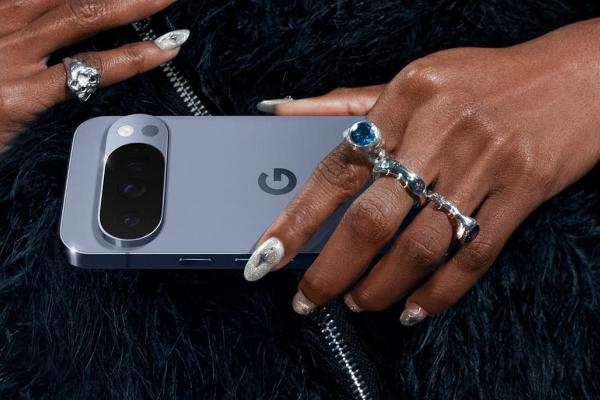 Google îţi "fură" nişte RAM de pe telefoanele noi Pixel 10 pentru AI