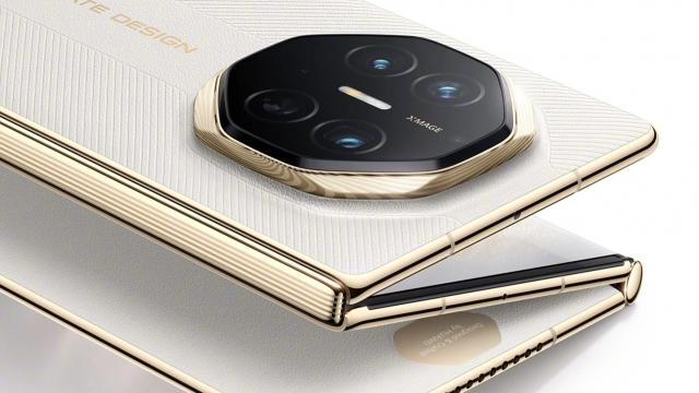 <b>Huawei confirmă lansarea Mate XTs pentru 4 septembrie; Modelul este deja listat în China cu suport complet pentru rețele 5G</b>Huawei a anunțat astăzi că actorul și cântărețul Andy Lau este ambasadorul de brand al telefonului pliabil Huawei Mate XTs Extraordinary Master. Campania de promovare vine cu sloganul „Descoperă extraordinarul în fiecare deschidere și închidere”, iar lans