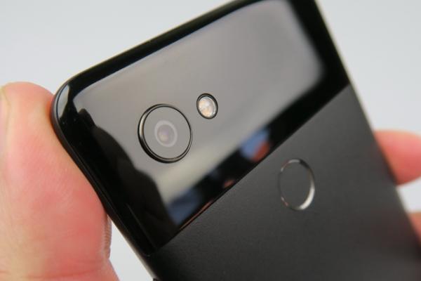 Mini Turul Magazinelor #46: Google Pixel 2 XL la preţ record, televizor 4K atractiv, căşti de gaming ASUS ROG Strix