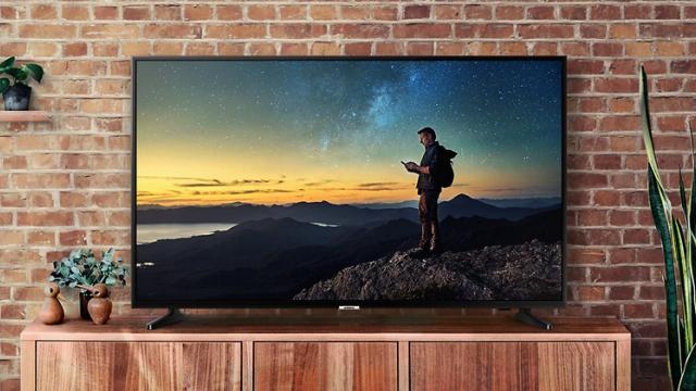 <b>Turul Magazinelor #502: Flagship din 2018 cu preţ sub 2000 de lei, televizor LED 2018, ultrabook la preţ bun</b>La început de săptămână venim în întâmpinarea voastră și cu un nou tur al magazinelor, ediție în care am adunat pentru voi o serie de produse foarte interesante. Printre acestea se află un flagship din 2018 cu preț de sub 2000 lei, un televizor