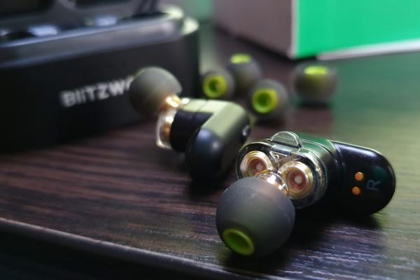 AirPods Killer? Blitzwolf BW-FYE7 este o pereche de căşti wireless cu volum generos + Giveaway (Video Review)