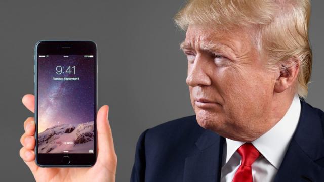 <b>De la butonul nuclear la butonul Home: Donald Trump îi sugerează lui Tim Cook să schimbe designul de iPhone</b>După ce am aflat că Donald Trump e cam nepăsător cu privire la securitatea cibernetică de la Casa Albă, azi aflăm că omul cu butonul nuclear are o doleanţă la Tim Cook. Preşedintele SUA ar dori să revină butonul Home 