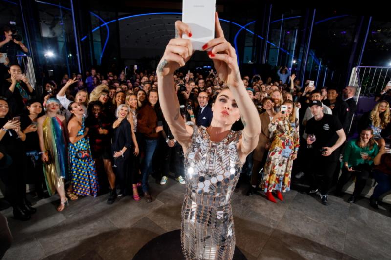 Samsung Galaxy S10 5G Space Selfie: image3.jpg