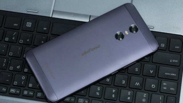 <b>Un nou smartphone Ulefone îşi face apariţia cu o cameră duală; Iată o primă fotografie cu posibilul flagship</b>Chinezii de la Ulefone se pregătesc de lansarea unui nou smartphone pe piață, dispozitiv misterios ce astăzi își face apariția într-o fotografie reală. Observăm camera duală adusă la pachet, dar și faptul că beneficiem în cazul de față de o carcasă 