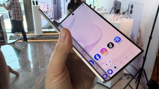 Samsung Galaxy Z Fold8 Ultra: Design familiar revizuit, cu o cută mai puțin vizibilă pentru panoul pliabil