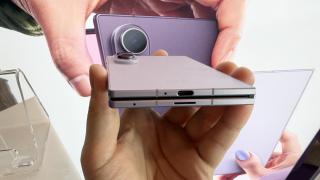 Samsung Galaxy Z Fold8: Baterie Si/C optimizată pentru talie de viespe, dar cum stăm cu autonomia?