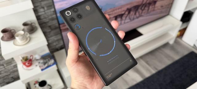 REDMAGIC 11S Pro Unboxing: 24.000 de RPM, scufundare în apă şi inelul cu lichid pentru răcire (Video)