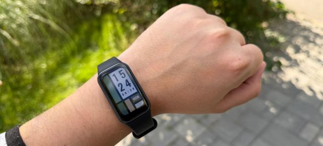 Xiaomi Smart Band 11 Active Review: de ce mai merită să cumperi o brățară fitness clasică în 2026