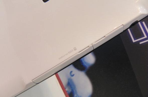 MWC 2012: Fujitsu Arrows Tab Hands on - tabletă performantă rezistentă la apă (Video): dscn0922jpg.jpg