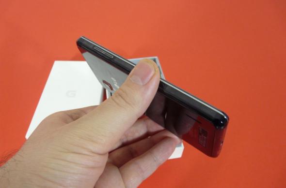 LG Optimus G unboxing: interfață interesantă, cutie cu textură de material textil (Video): p1310161jpg.jpg