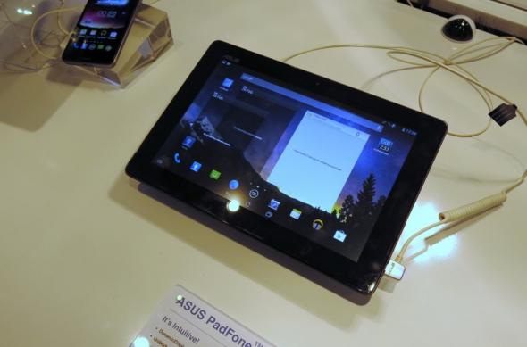 MWC 2013: ASUS PadFone Infinity hands on: spatele de metal ne-a cucerit! (Video): asus_padfone_infinity_03jpg.jpg